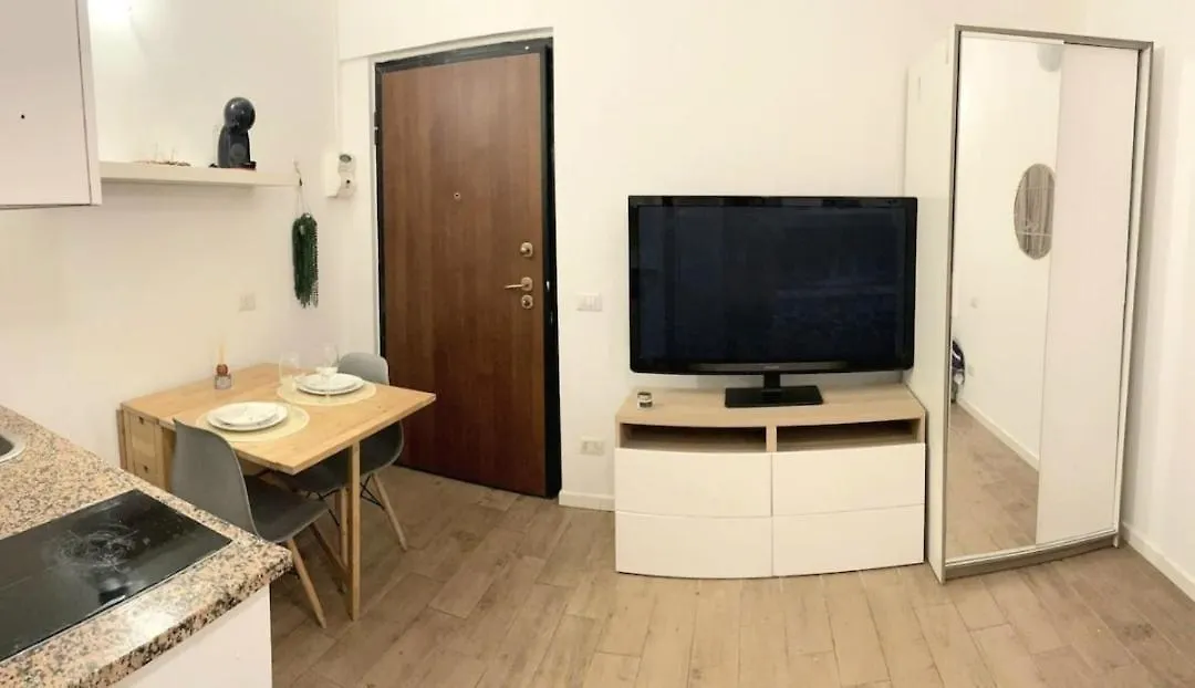 Private And Cute Appartement 13Min Central Station Milan Apartment